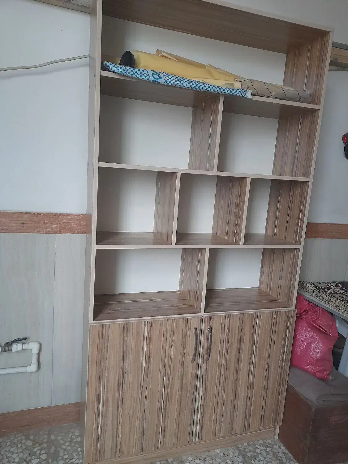 کمد سالم درحدنو|کتابخانه، شلف، قفسه‌های دیواری|رشت, کوی حسینی|دیوار
