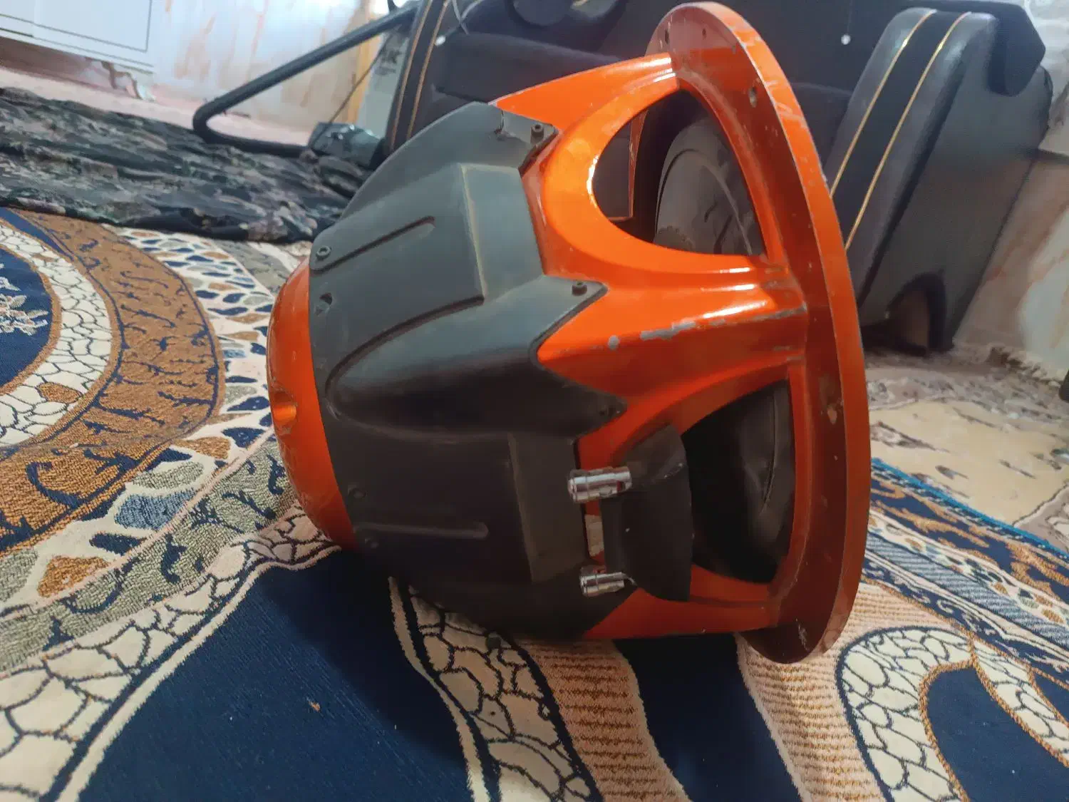 ساب کنکورد|صوتی و تصویری|کوهسرخ, |دیوار