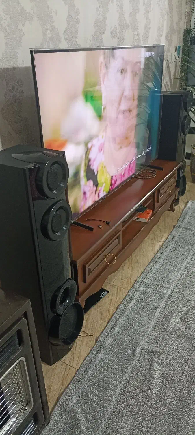 دو عدد اسپیکر استند ال جی|سیستم صوتی خانگی|مشکین‌دشت, |دیوار