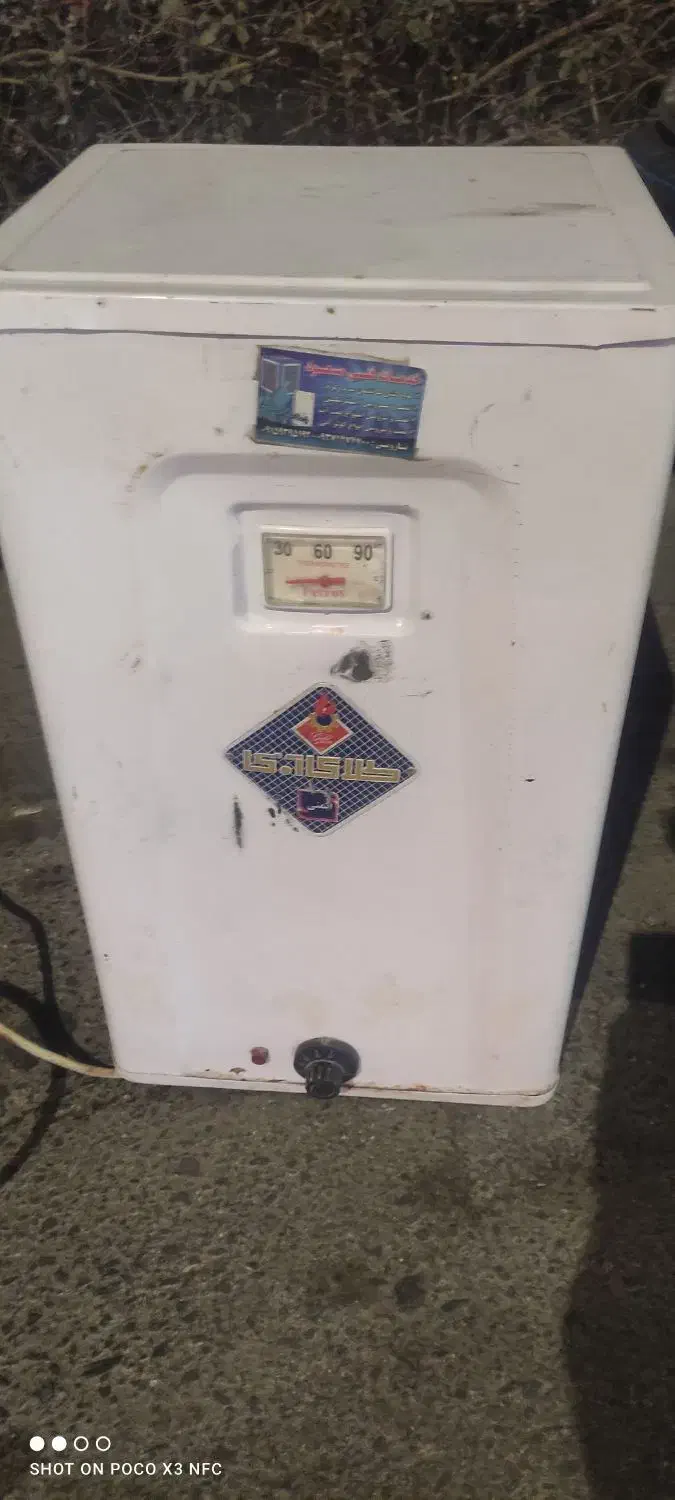 آبگرمکن برقی 40لیتری|آبگرمکن، پکیج، شوفاژ|زاهدان, |دیوار