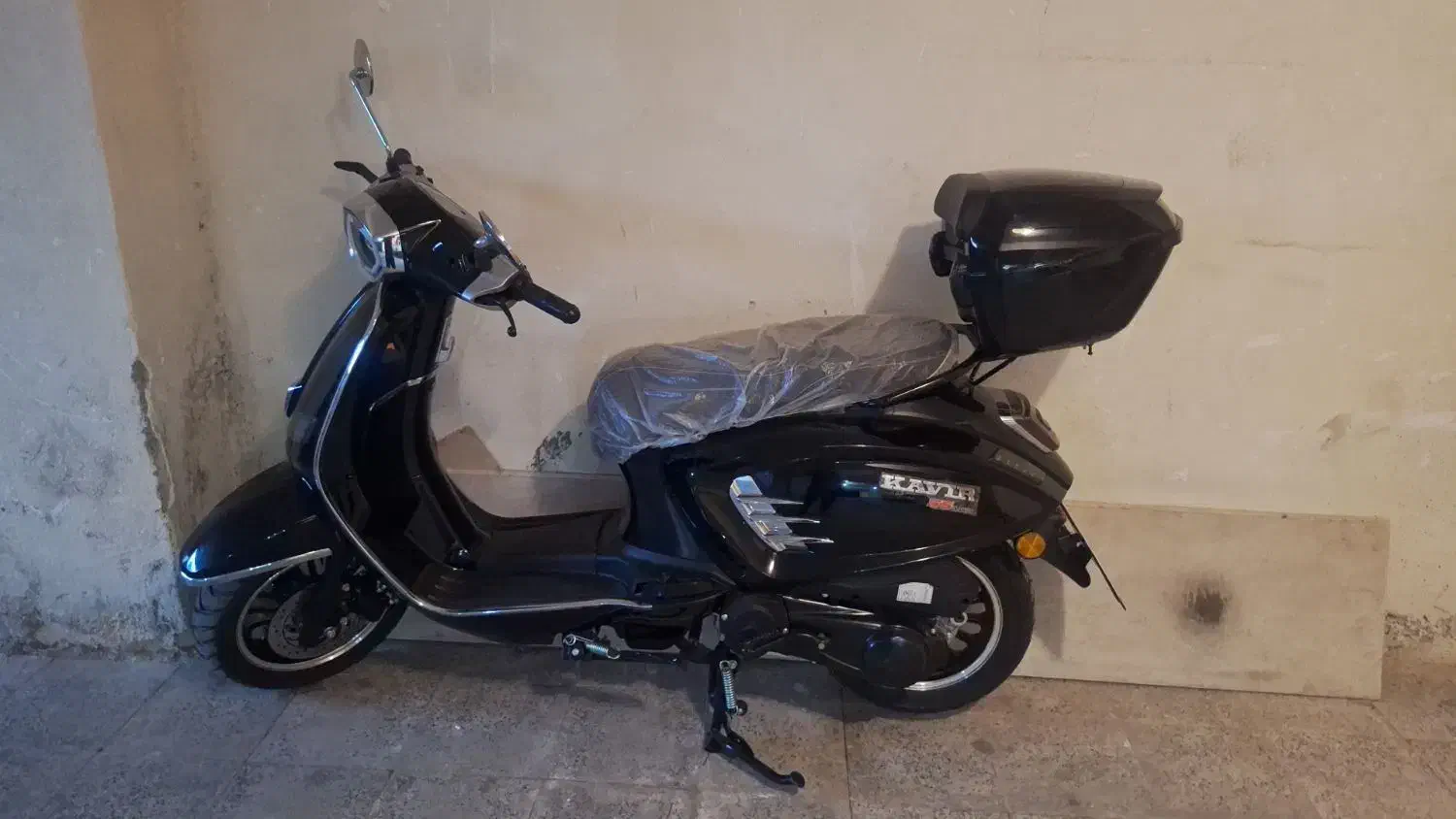 کویرs5 150|موتورسیکلت|پرند, فاز ۶|دیوار