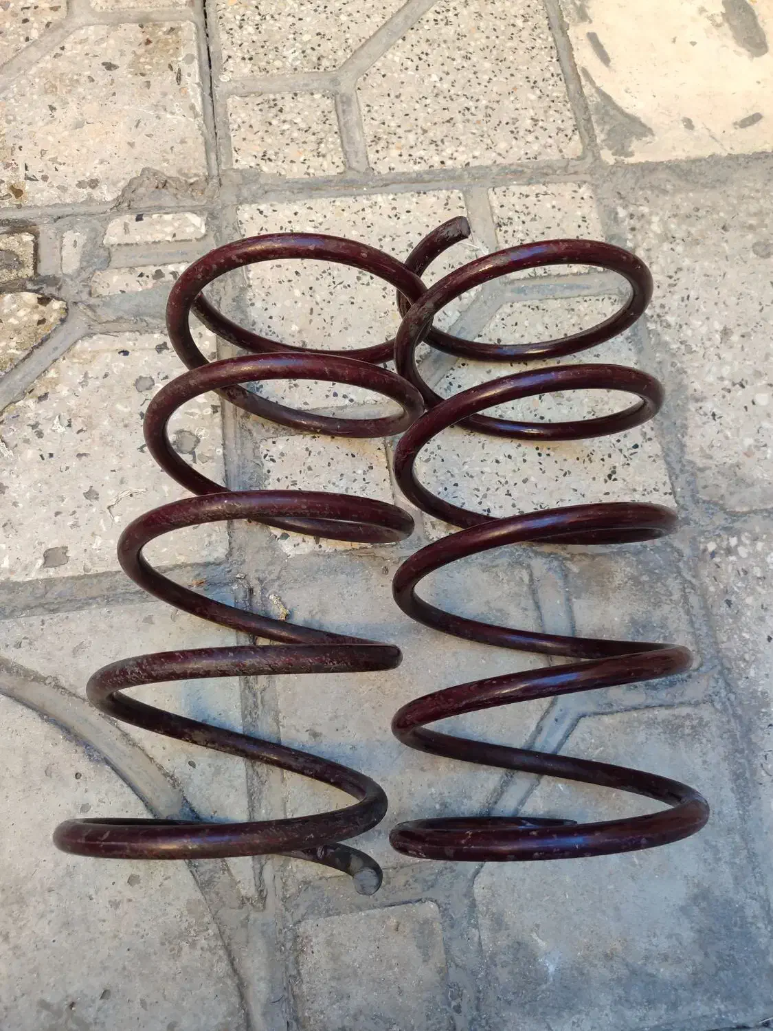 یک جفت فنر لنزو|قطعات یدکی و لوازم جانبی|شیراز, شهدای شهرک سعدی|دیوار