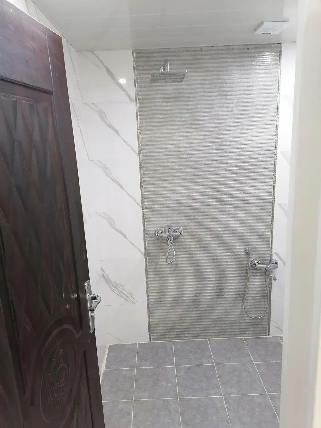 رهن کامل آپارتمان ۲خواب شهرک لاله|اجارهٔ آپارتمان|شیراز, جوادیه|دیوار