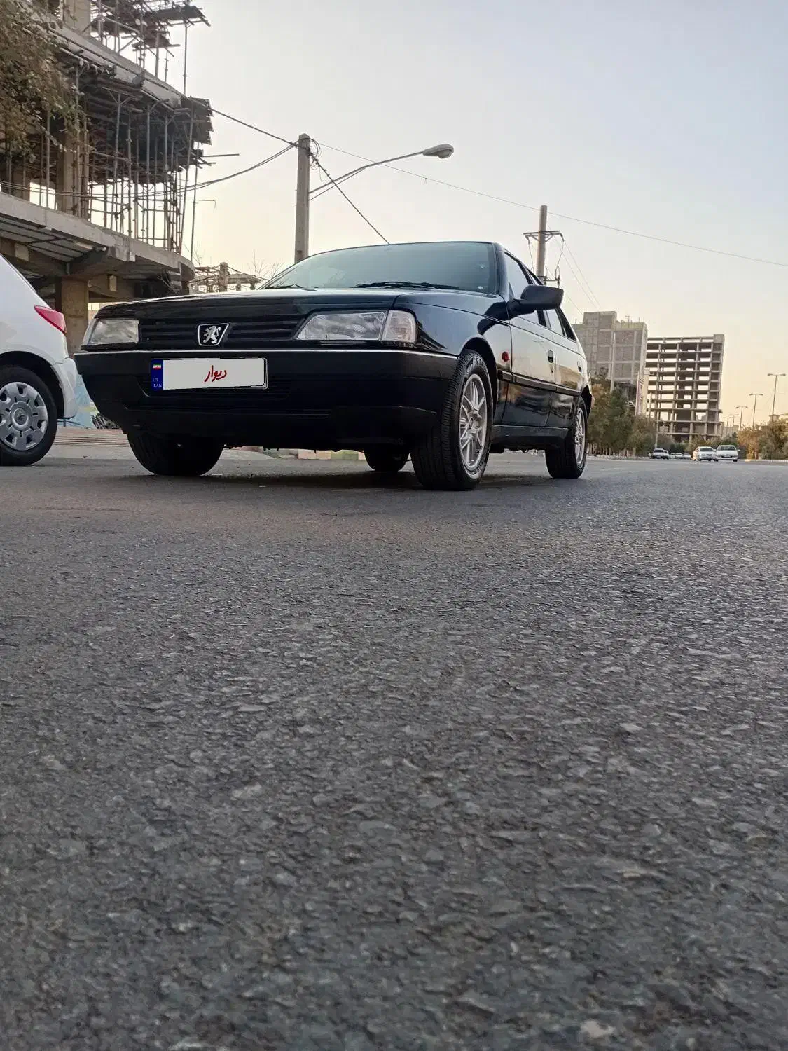 پژو ۴۰۵ جی ال ایکس|خودرو سواری و وانت|قم, چهل اختران|دیوار