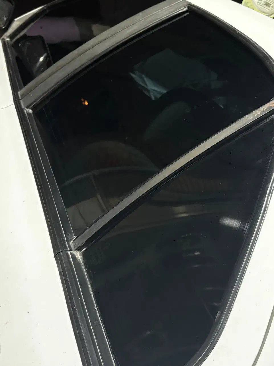 شیشه دودی انتی یو وی دو لایه ارزان و حرفه‌ای|خدمات موتور و ماشین|یزد, |دیوار