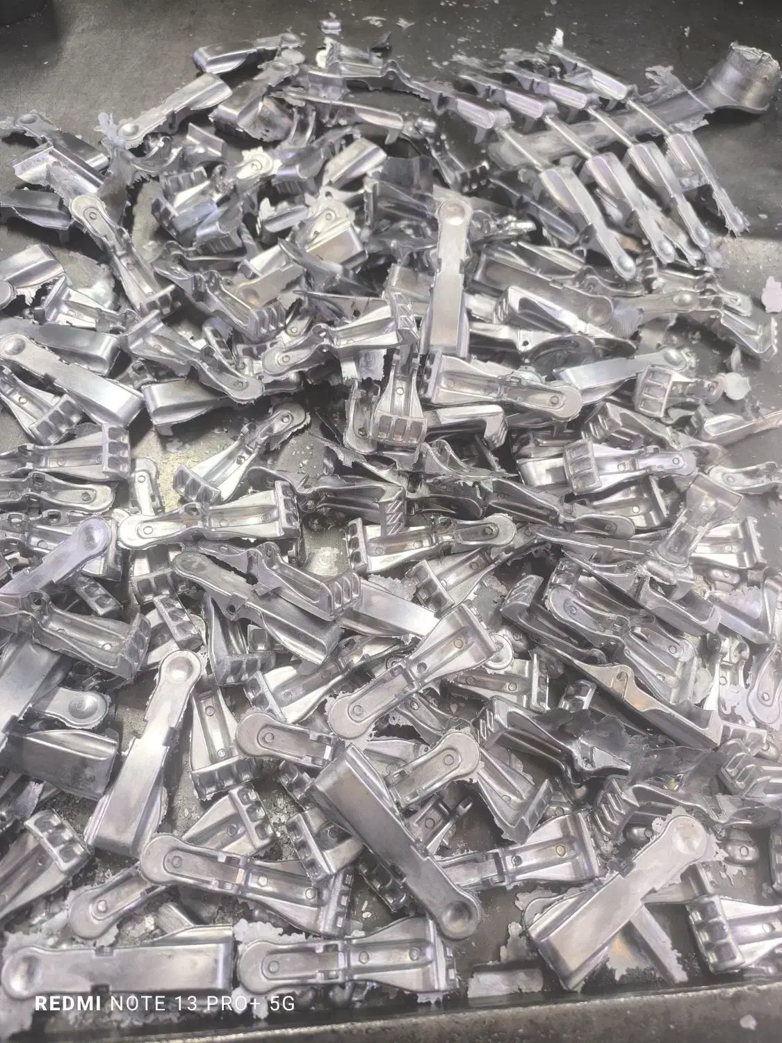 کارگر ساده آقا|استخدام صنعتی، فنی، مهندسی|بومهن, |دیوار