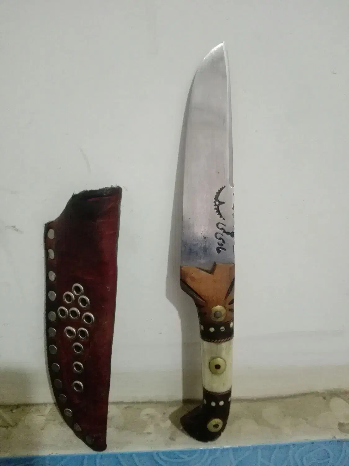 چاقو فولاد زدزنگ باغلاف چرم|کلکسیون اشیاء عتیقه|قم, زند آباد|دیوار