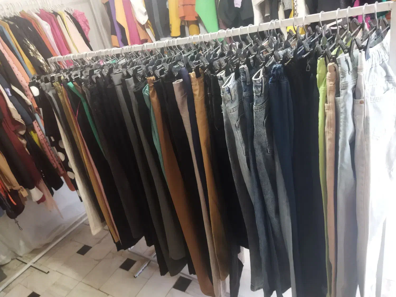 لباس استوک زنانه در حد نو|لباس|قم, محمد آباد|دیوار