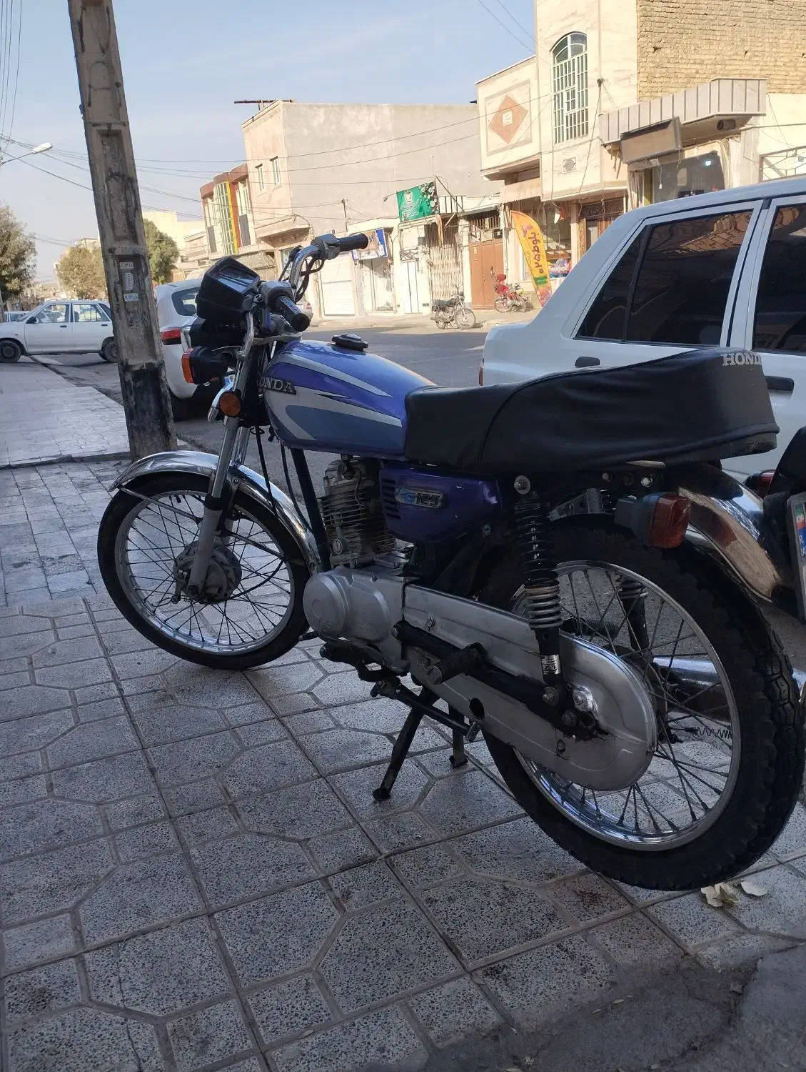هندا مدل ۹۰|موتورسیکلت|قم, زاویه|دیوار