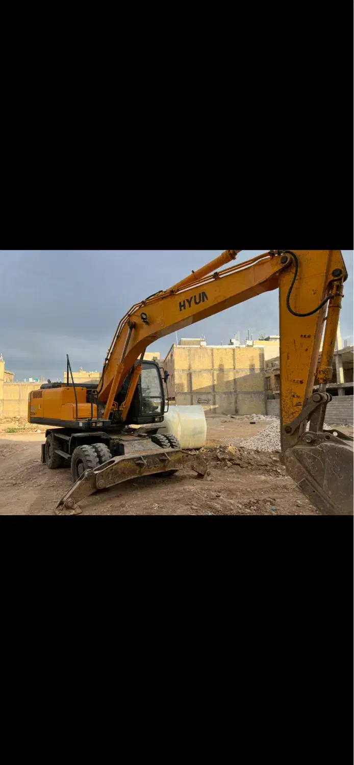 بیل هیوندا ۲۰۰|خودرو سنگین|شیراز, ترمینال باربری|دیوار