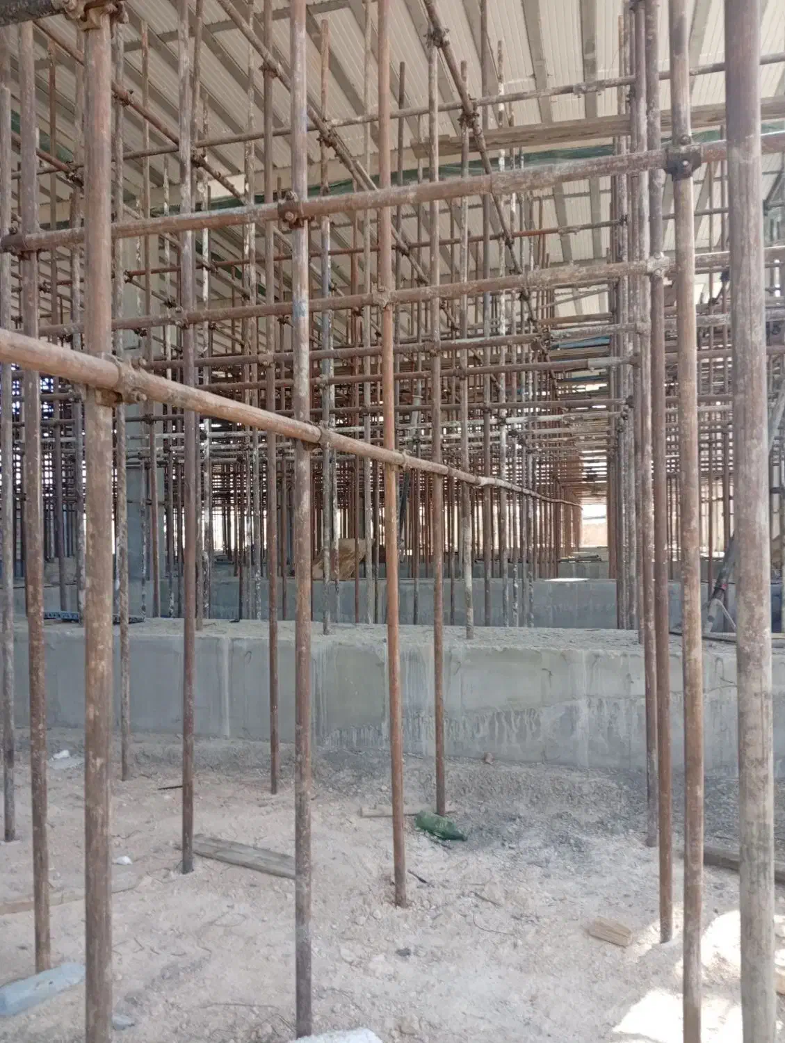 نصاب داربست وپلیت|خدمات پیشه و مهارت|شیراز, کفترک|دیوار