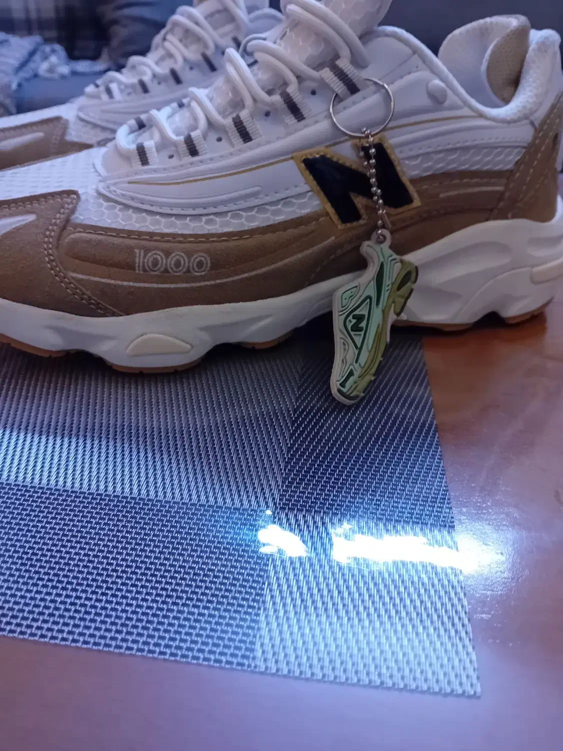 کتونی نیوبالانس اورجینال|کیف، کفش، کمربند|اندیشه, اندیشه فاز ۳|دیوار