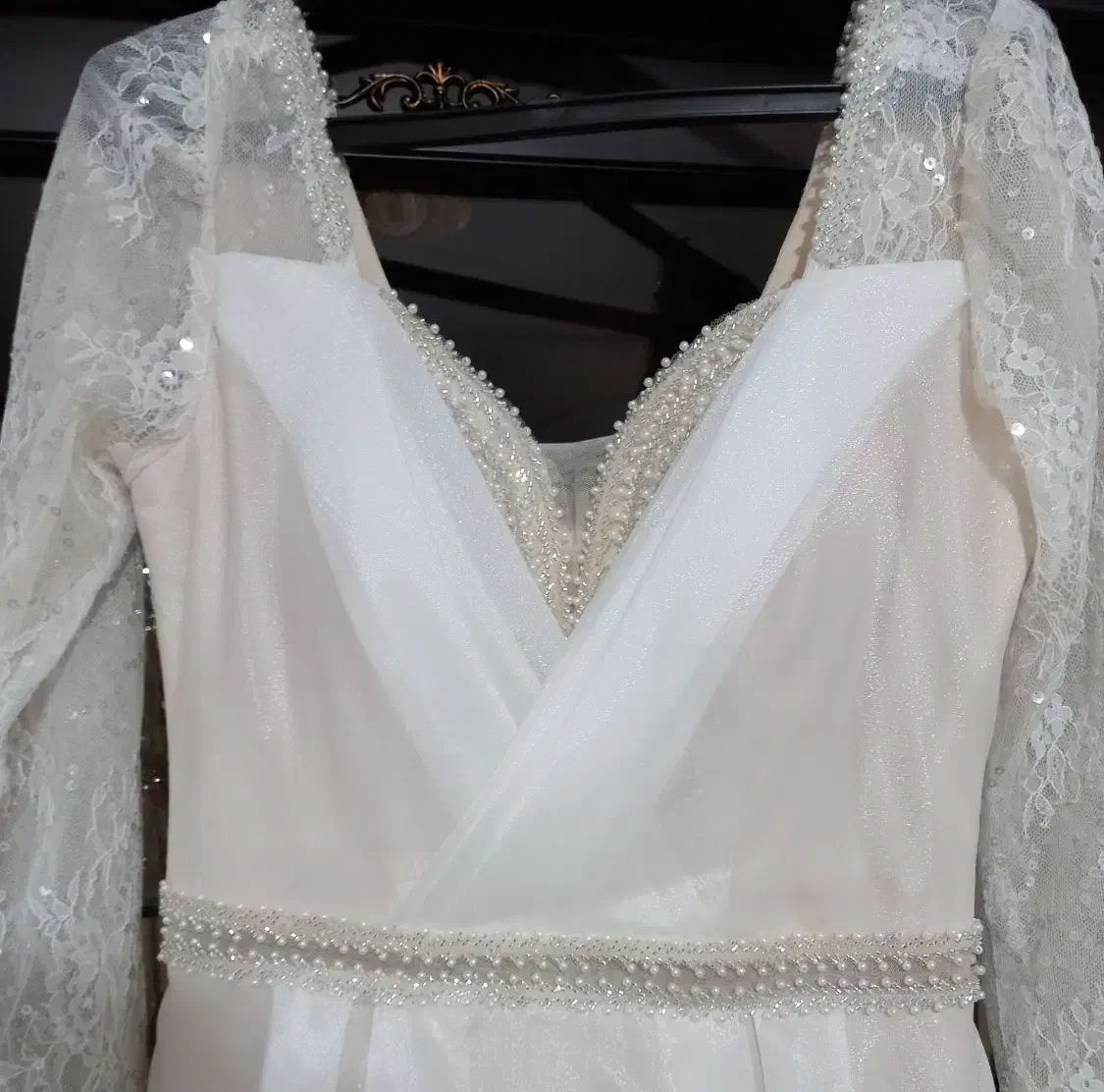 لباس کاملا نو و تمیز|لباس|دورود, |دیوار