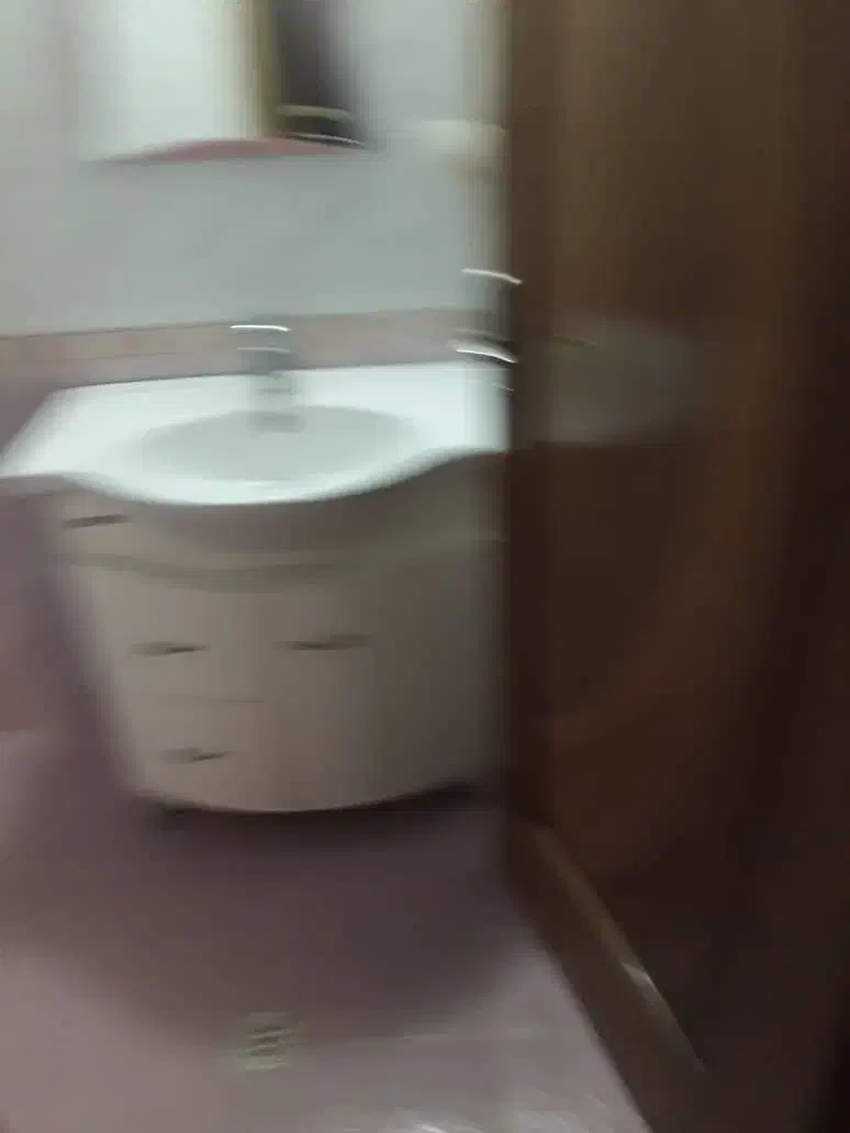 ۲عدد روشویی ساده و یک عدد روشویی کابینتی|لوازم سرویس بهداشتی|اصفهان, شهرک میلاد|دیوار