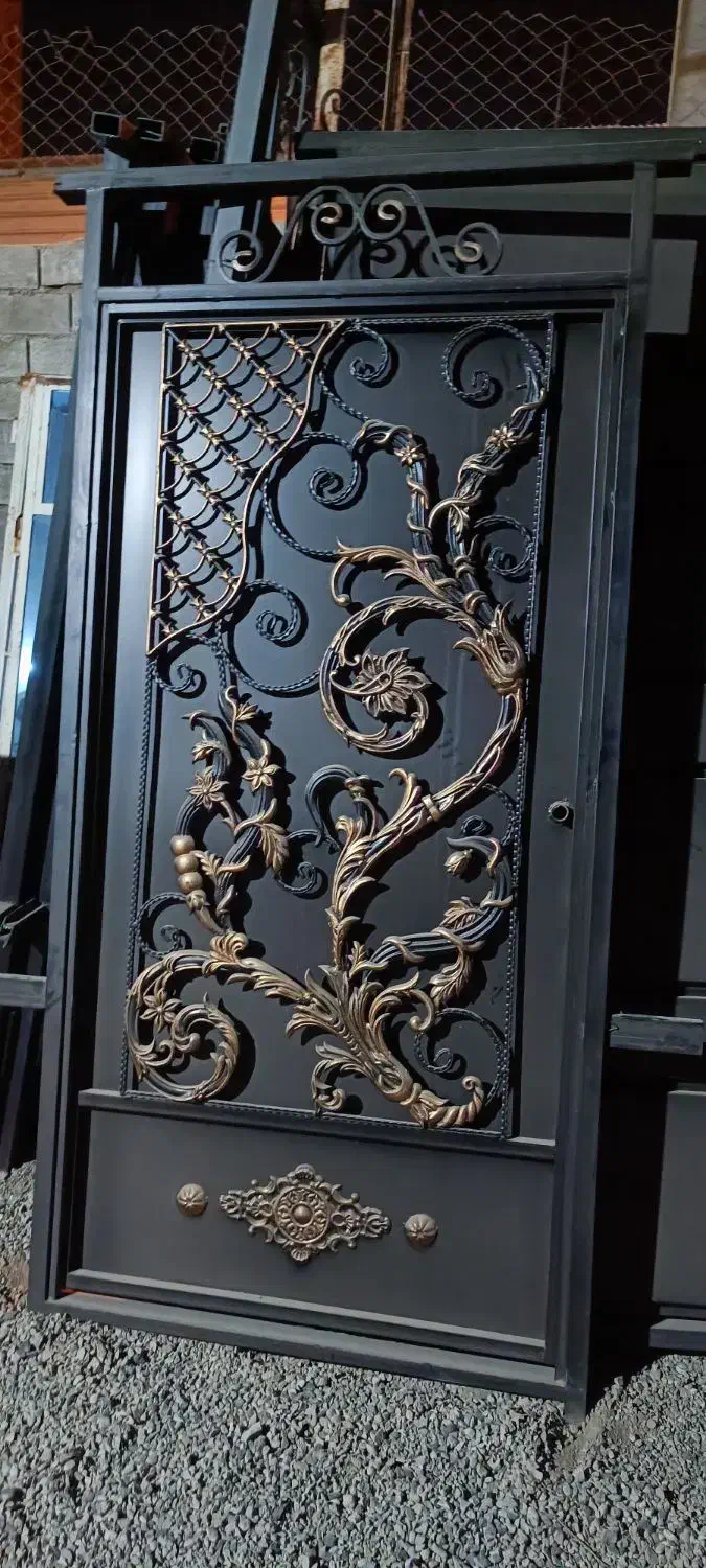 مدرن کلاسیک. کیفیت برتر درب حیاط|مصالح و تجهیزات ساختمان|برازجان, |دیوار