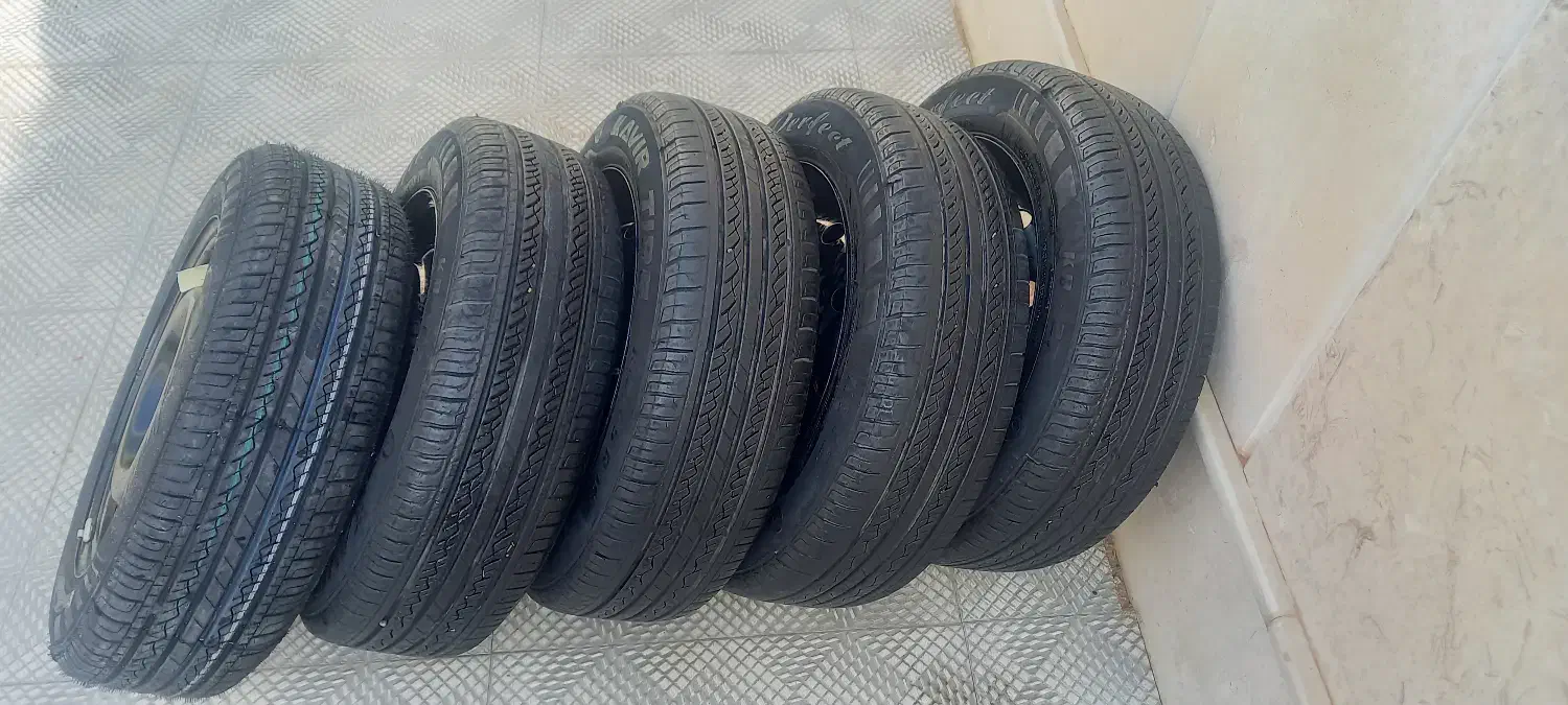 فروش ۵حلقه رینگ و لاستیک کویر|قطعات یدکی و لوازم جانبی|فسا, |دیوار