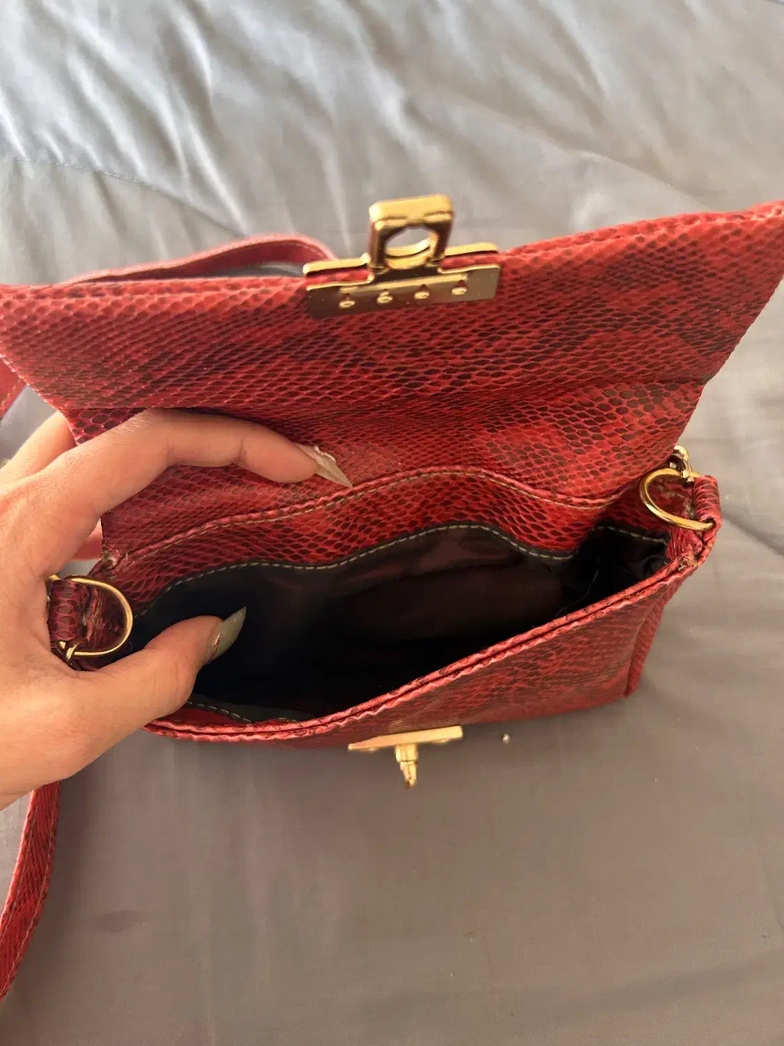 چند عدد کیف نو|کیف، کفش، کمربند|مشهد, تربیت (صدف)|دیوار