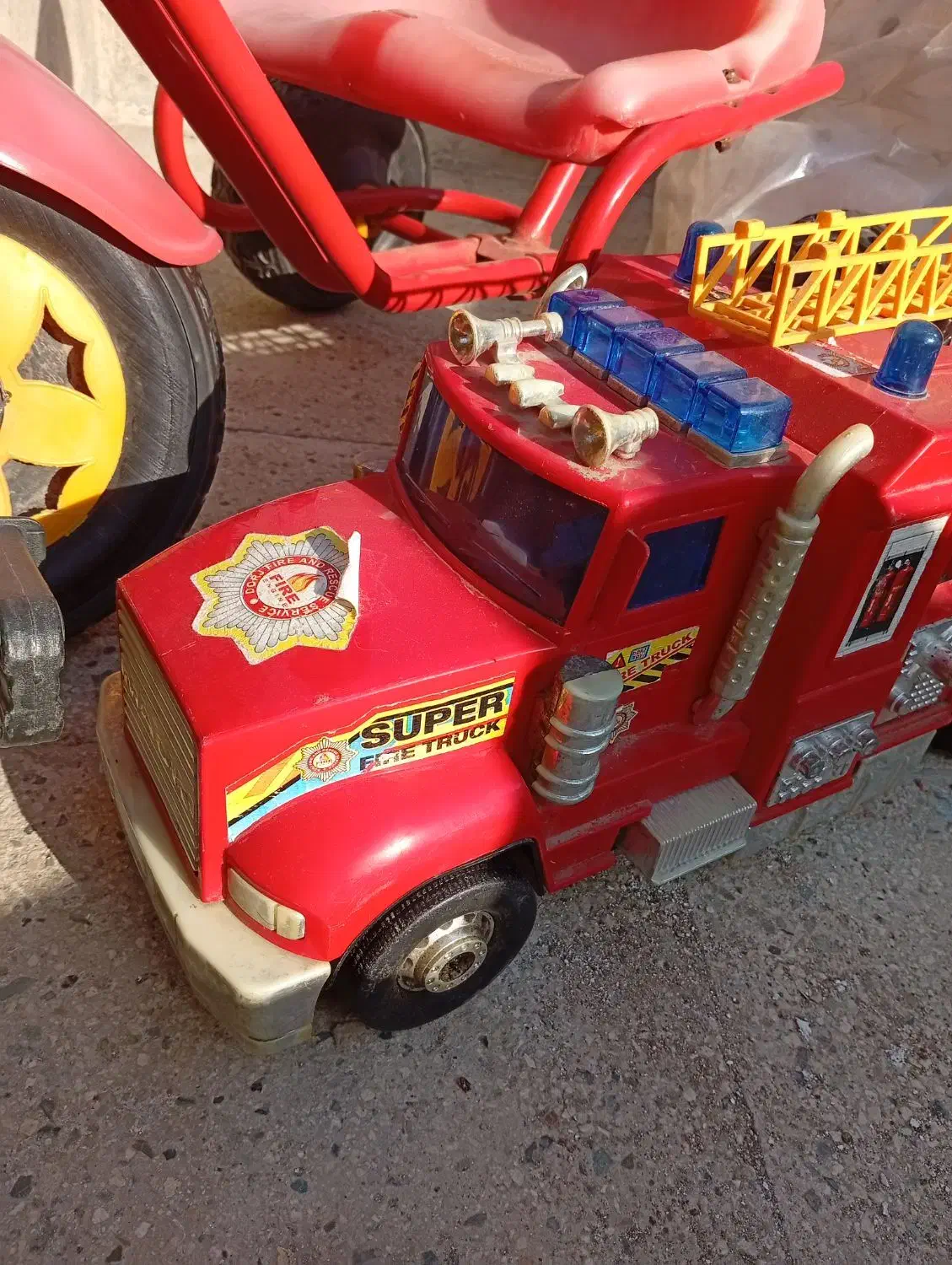 سه چرخه و ماشین باهم|دوچرخه، اسکیت، اسکوتر|تهران, یافت آباد جنوبی|دیوار