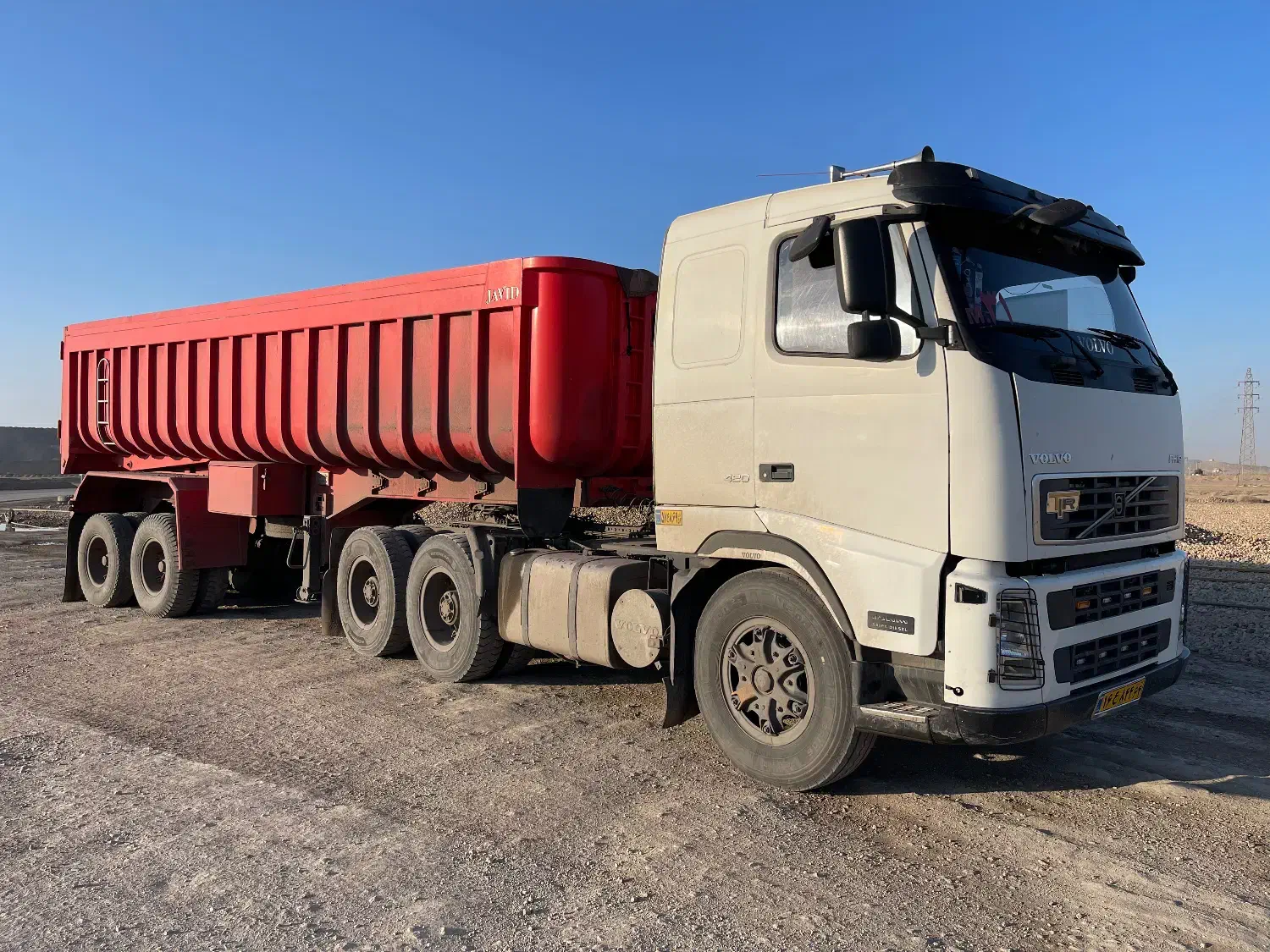 نیازمند راننده پایه یک کار با کشنده کمپرس|استخدام حمل و نقل|بافق, |دیوار