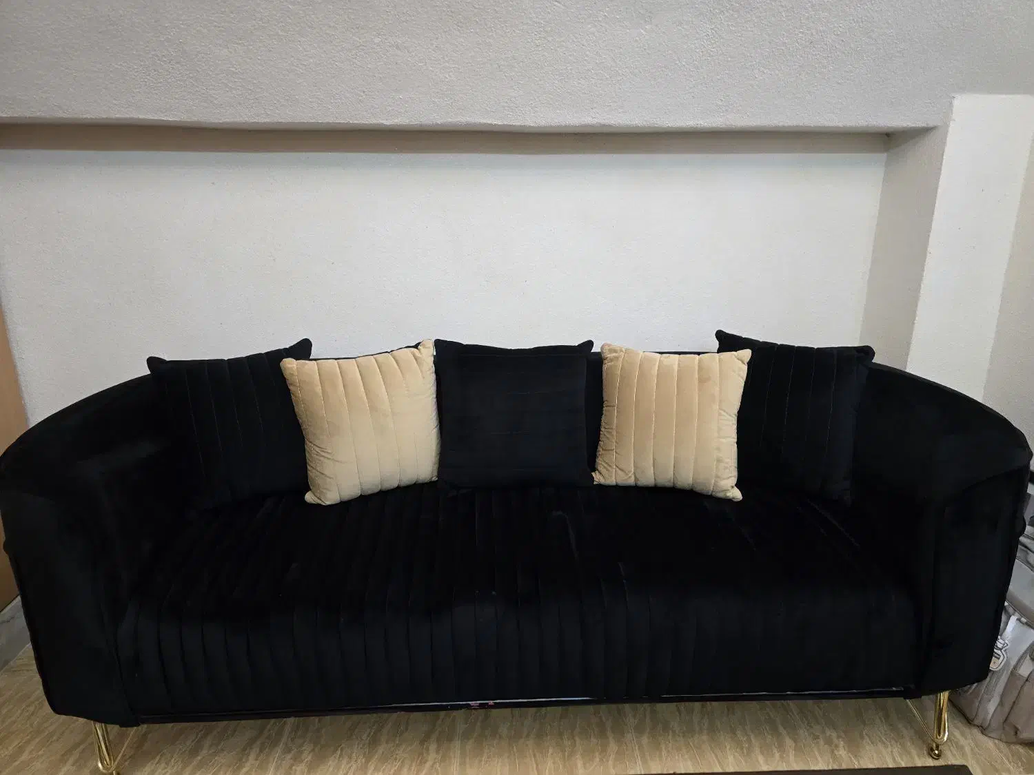 مبل|مبلمان خانگی و میز عسلی|اصفهان, سنبلستان|دیوار