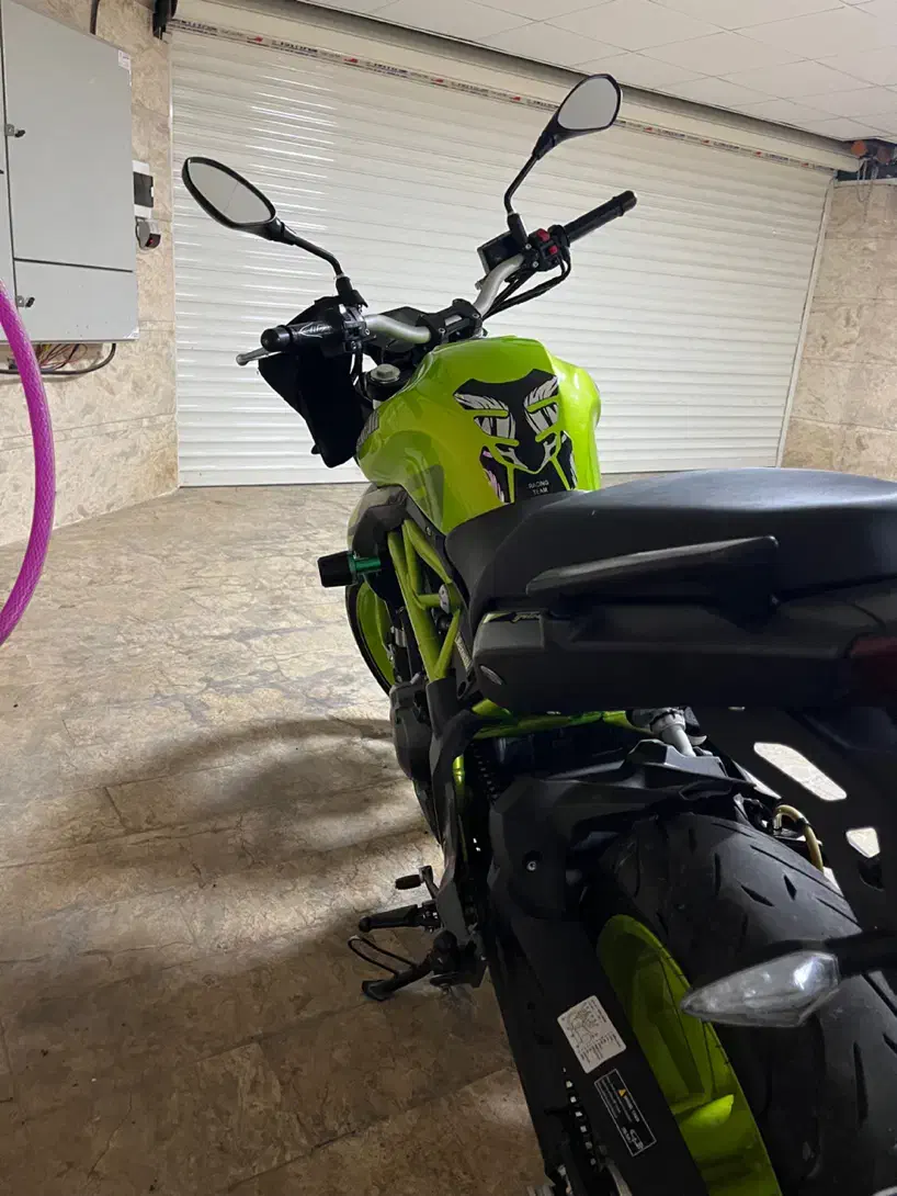 بنلی دو سیلندر ۳۰۰|موتورسیکلت|فومن, |دیوار