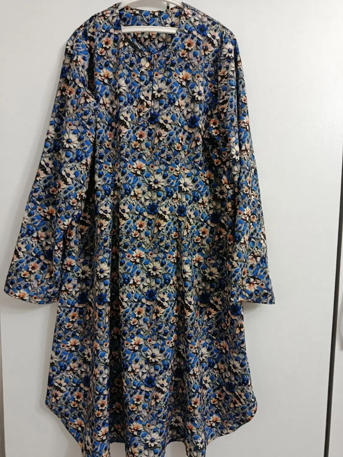 شومیز|لباس|دورود, |دیوار