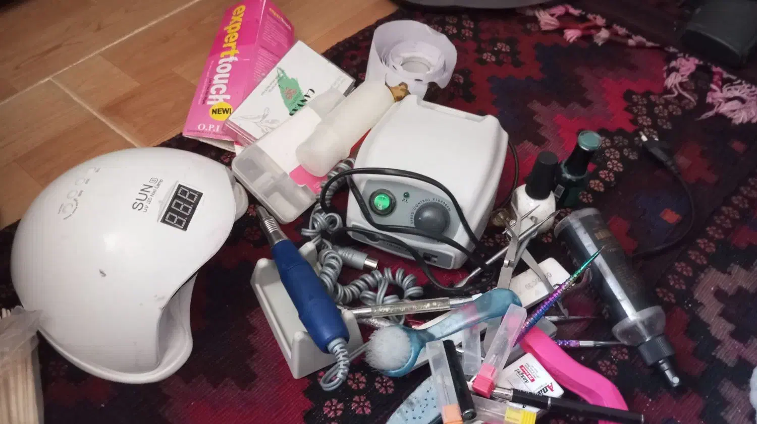 وسایل کاشت ناخن|آرایشگاه و سالن‌های زیبایی|جیرفت, |دیوار