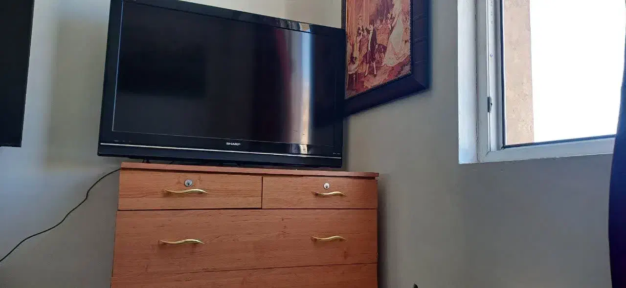 تلویزیون شارپ|تلویزیون و پروژکتور|بومهن, |دیوار