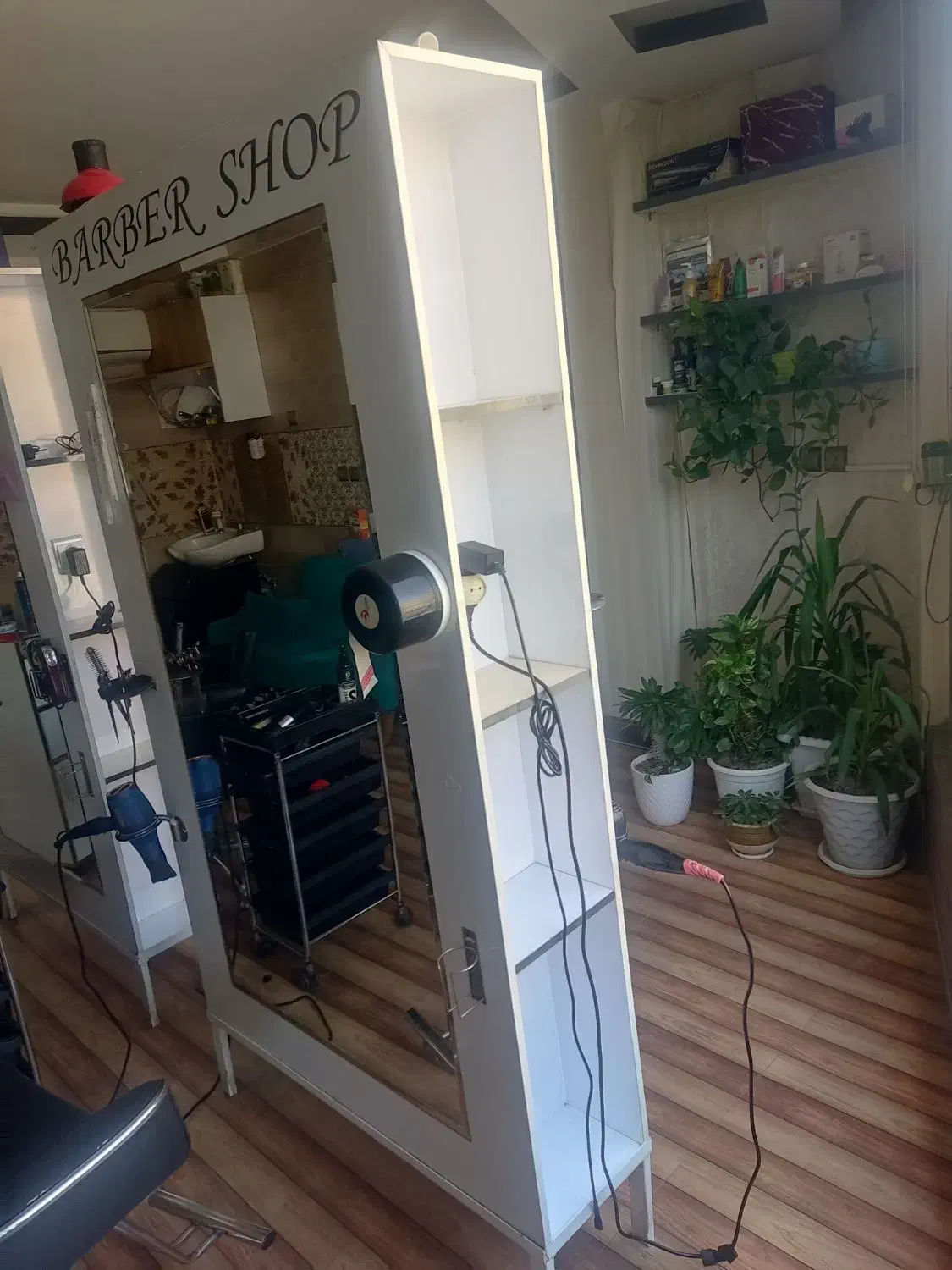 اینه و دکور ارایشگاه|آرایشگاه و سالن‌های زیبایی|اصفهان, طامه|دیوار