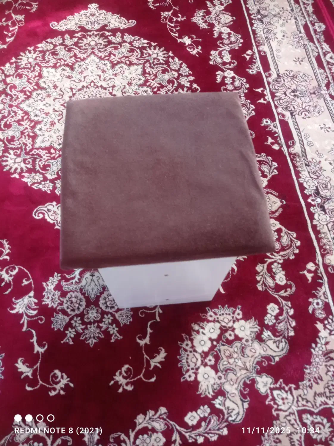 میز آرایشی به همراه صندلی و پاتختی|تخت و سرویس خواب|رانکوه, |دیوار