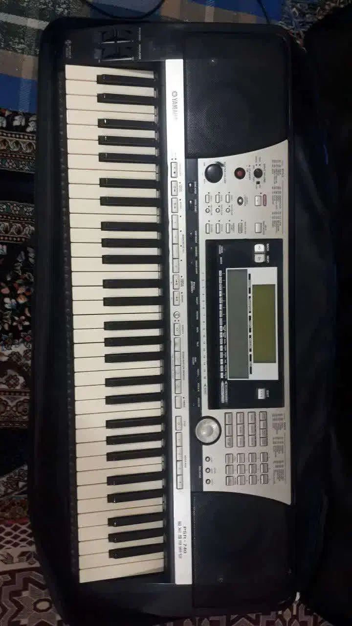 یکدستگاه ارگ YAMAHA psr740|پیانو، کیبورد، آکاردئون|شهرکرد, |دیوار