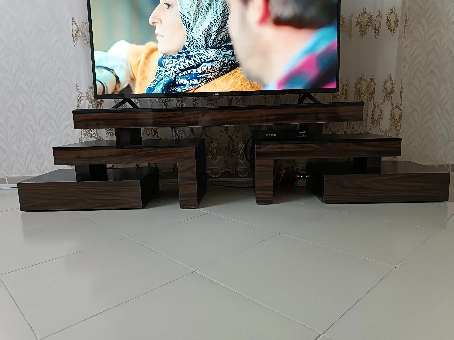 میز تلویزیون پازلی|میز تلویزیون|پردیس, فاز ۲|دیوار