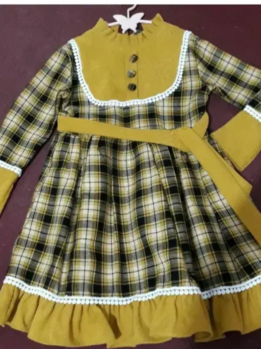 پیراهن دخترانه|کفش و لباس بچه|هشتگرد, هشتگرد قدیم|دیوار