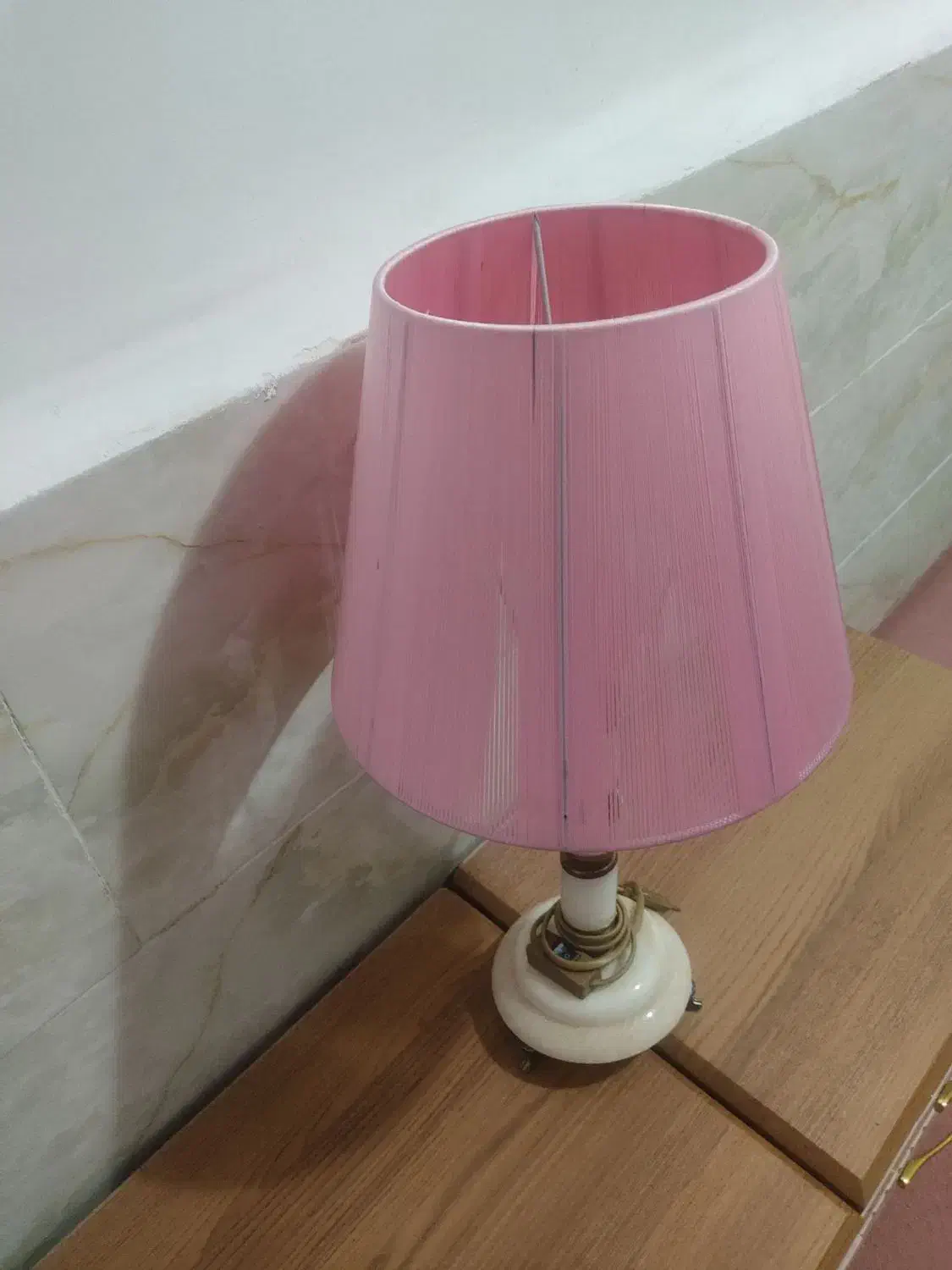 چراغ خواب|چراغ خواب و آباژور|سبزوار, باهنر|دیوار