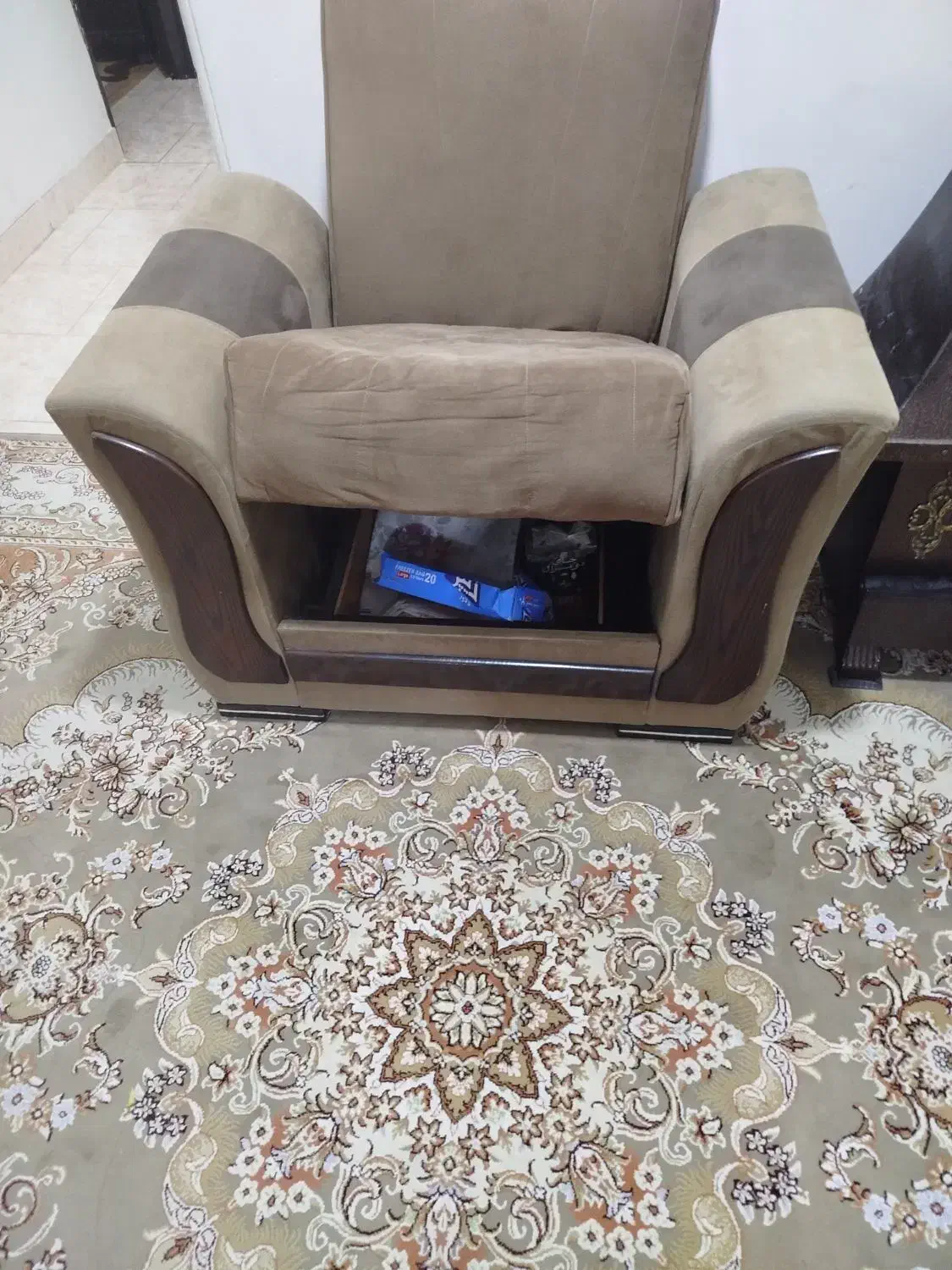 یه دست مبل ۹ نفره در حد نو|مبلمان خانگی و میز عسلی|گرگان, |دیوار