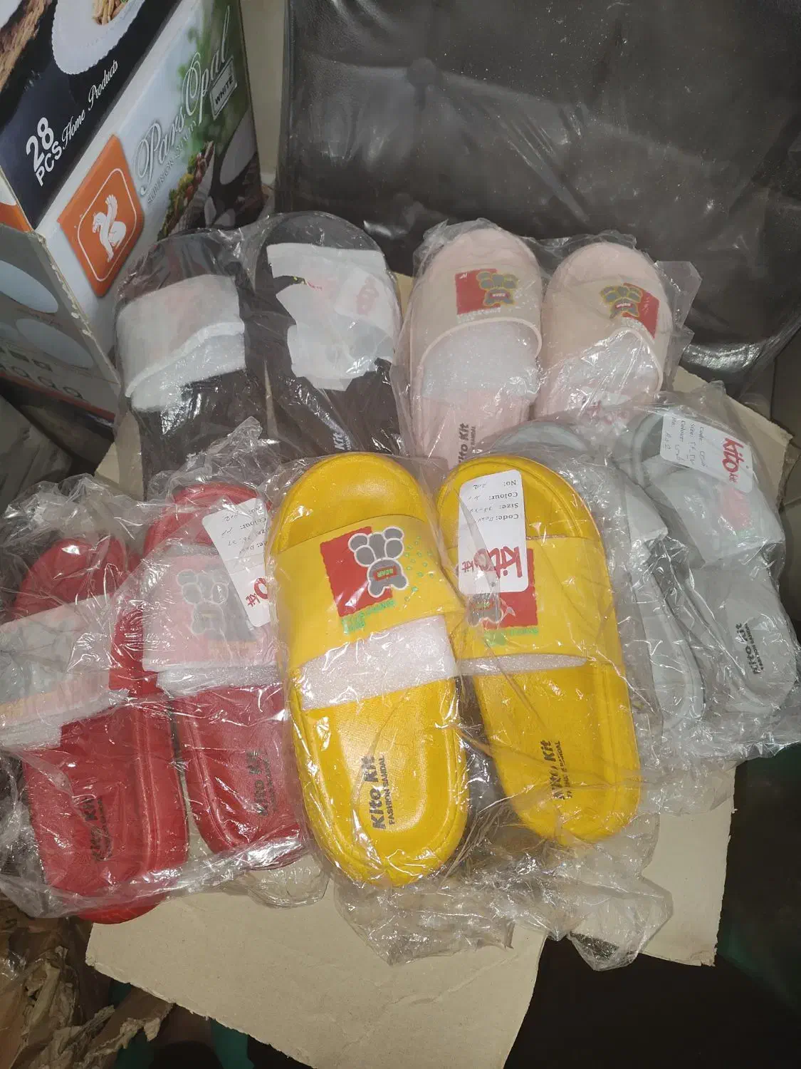 دمپایی و صندل به علت تغییر شغل|کیف، کفش، کمربند|قزوین, |دیوار