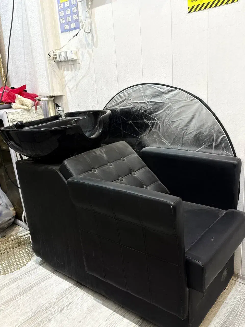 وسایل سالن زیبایی|آرایشگاه و سالن‌های زیبایی|آفتاب, |دیوار