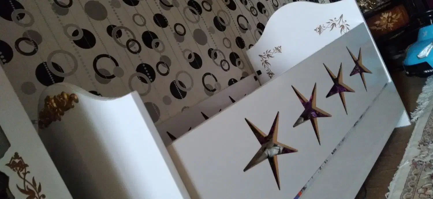 تخت خواب با تشک|تخت و صندلی بچه|آبیک, |دیوار