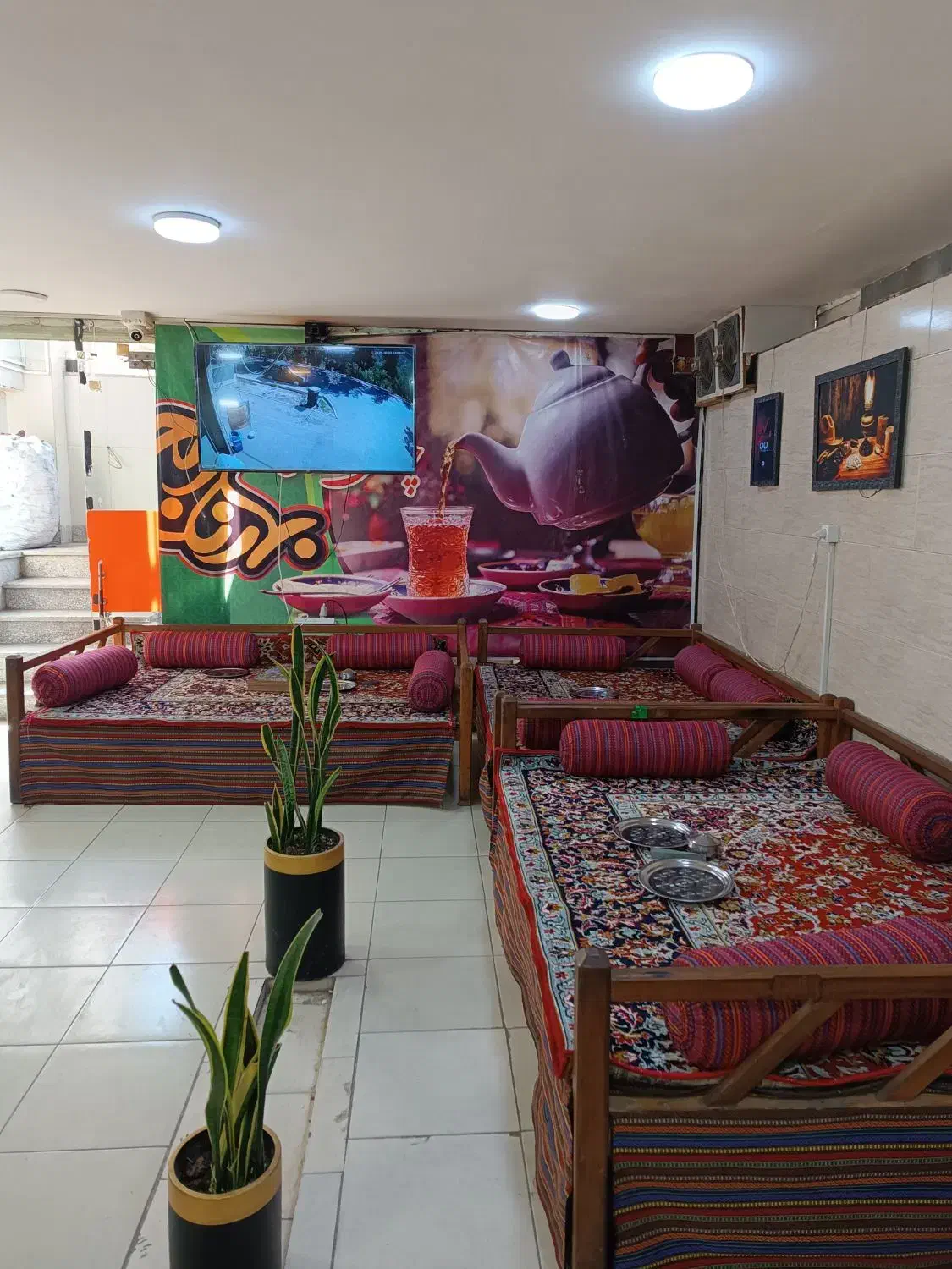 شاگرد برای چایخونه .|استخدام خدمات فروشگاه و رستوران|اصفهان, برازنده|دیوار