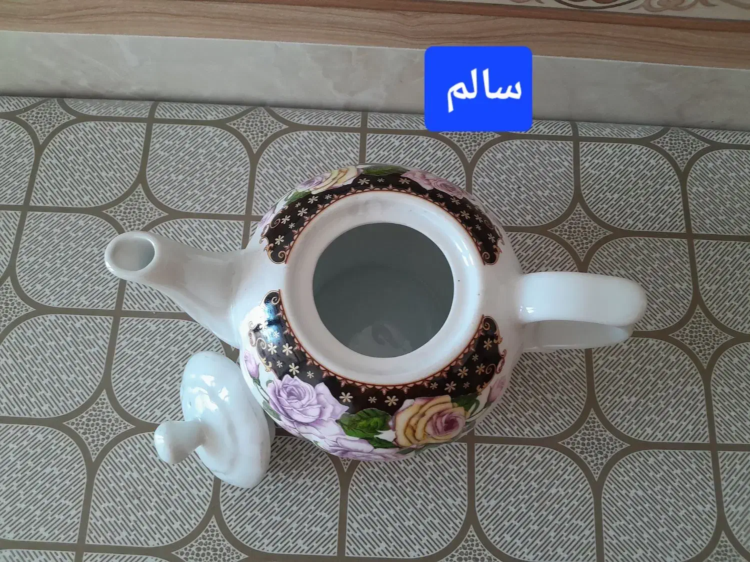 ۴ عدد قوری چینی وکتری فلز قیمت مناسب|قوری، کتری، قهوه‌ساز دستی|قزوین, |دیوار