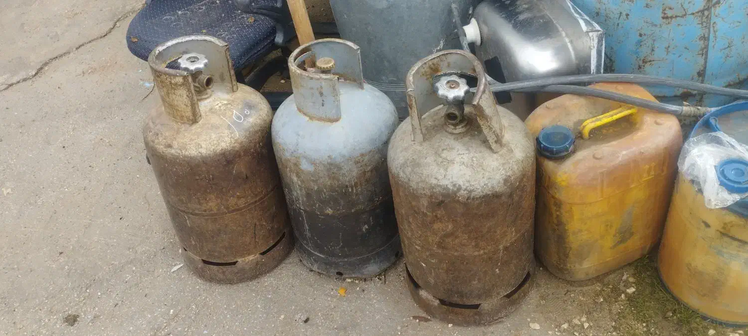 چن عدد کپسول پرسی و نیک گاز و ایران گاز همگی سالم|اجاق گاز و لوازم برقی پخت‌وپز|کرمانشاه, |دیوار