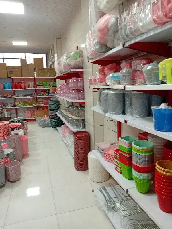 واگذاری مغازه با تمامی وسایل|اجارهٔ مغازه و غرفه|بروجن, |دیوار