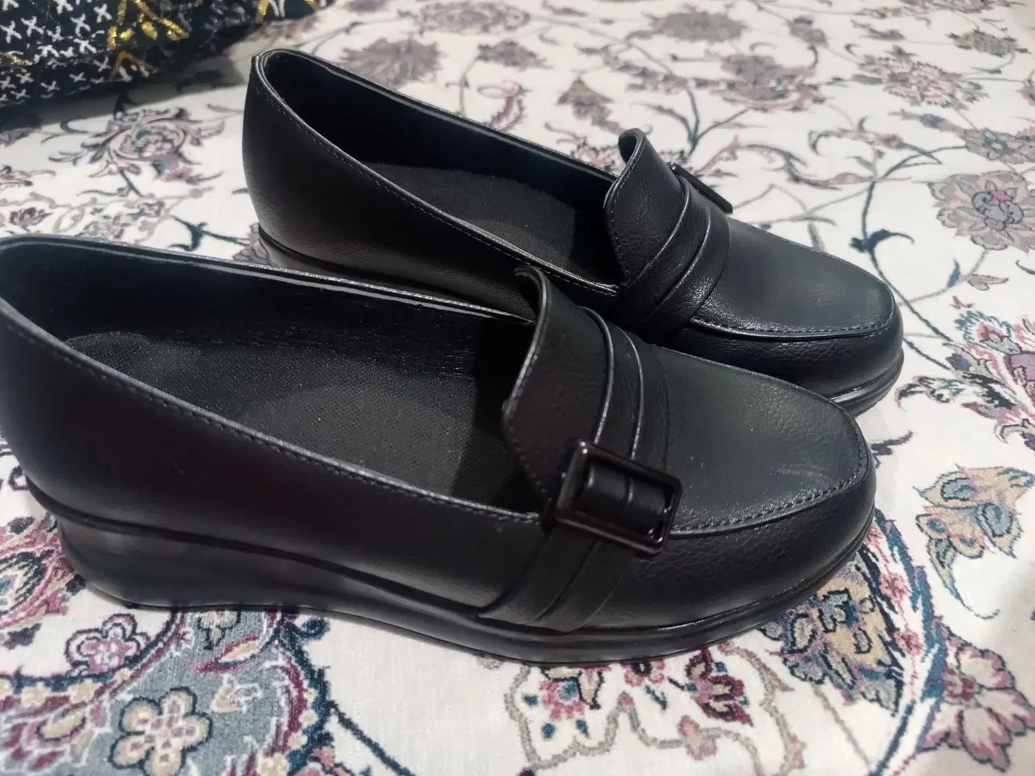 کفش نو|کیف، کفش، کمربند|پاکدشت, حصار امیر|دیوار