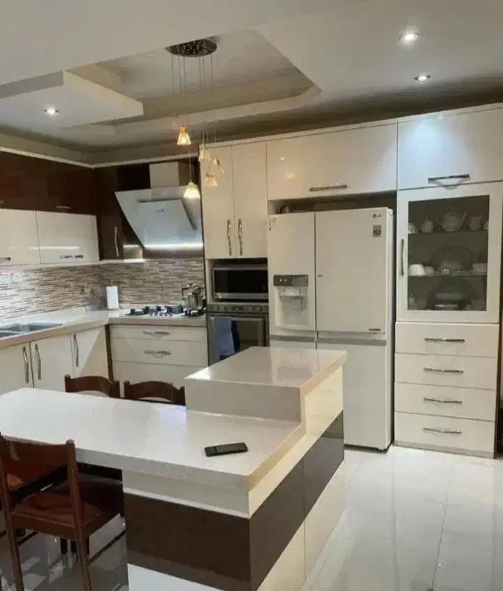 90متر/2خواب/سالن پرده خور رو به آفتاب