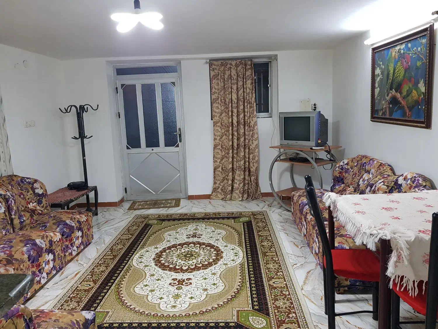 اجاره سوییت حیاط دار  میرزاجانی|اجارهٔ کوتاه‌مدت آپارتمان و سوئیت|چاف و چمخاله, |دیوار