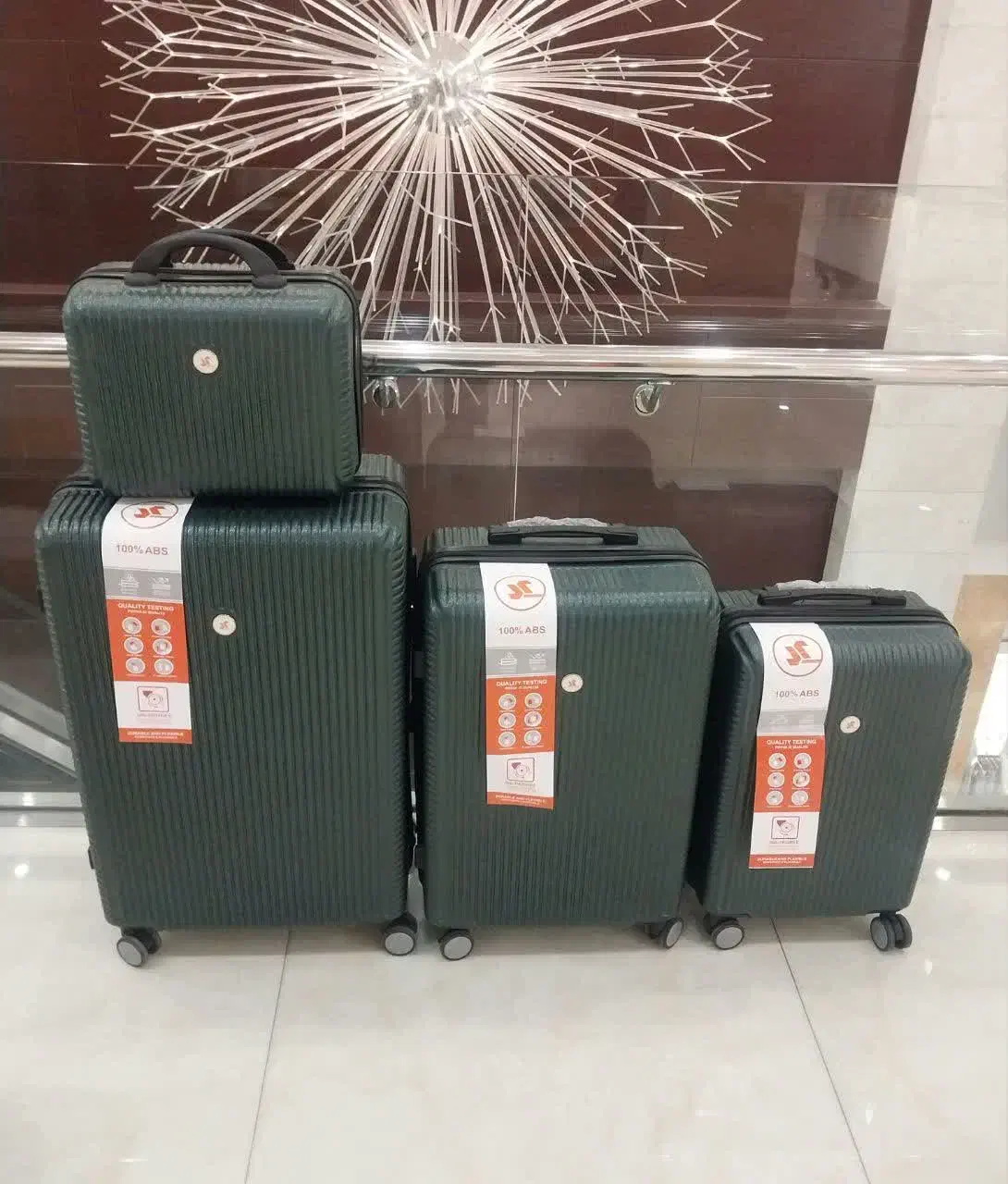 چمدان مسافرتی اصلی .جنس فایبر گلاس نشکن|کیف، کفش، کمربند|مشهد, کوی راد|دیوار