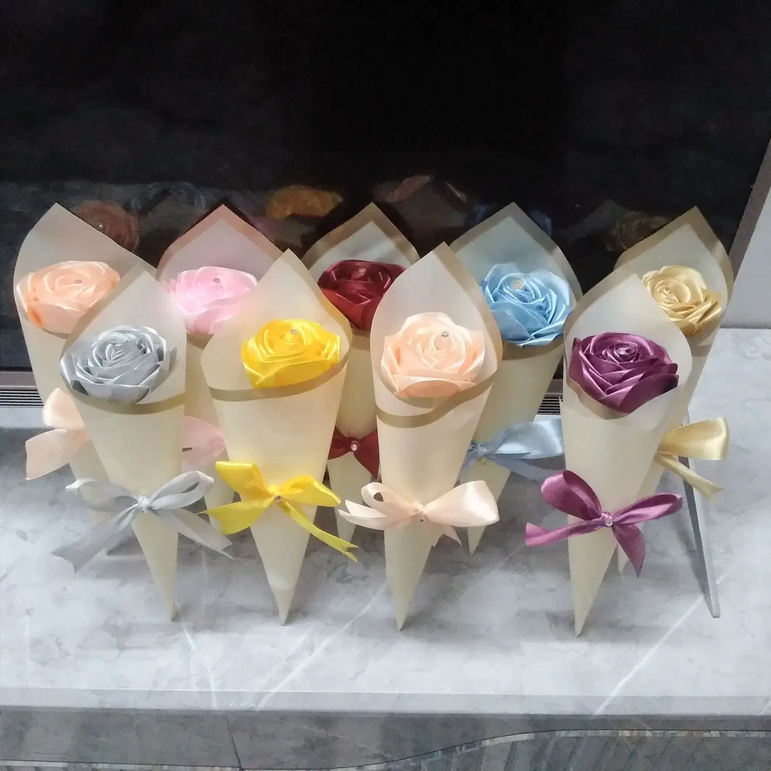 گل ربانی شیک هدیه روز مادر و شب یلدا|گل مصنوعی|زارچ, |دیوار