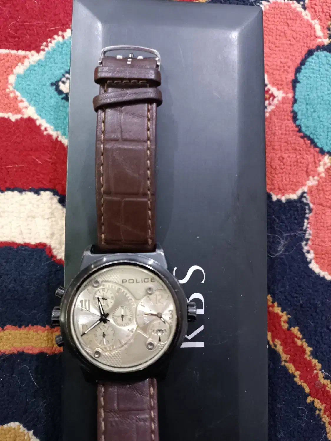 ساعت پلیس اصلی|ساعت|شیراز, کوشک میدان|دیوار