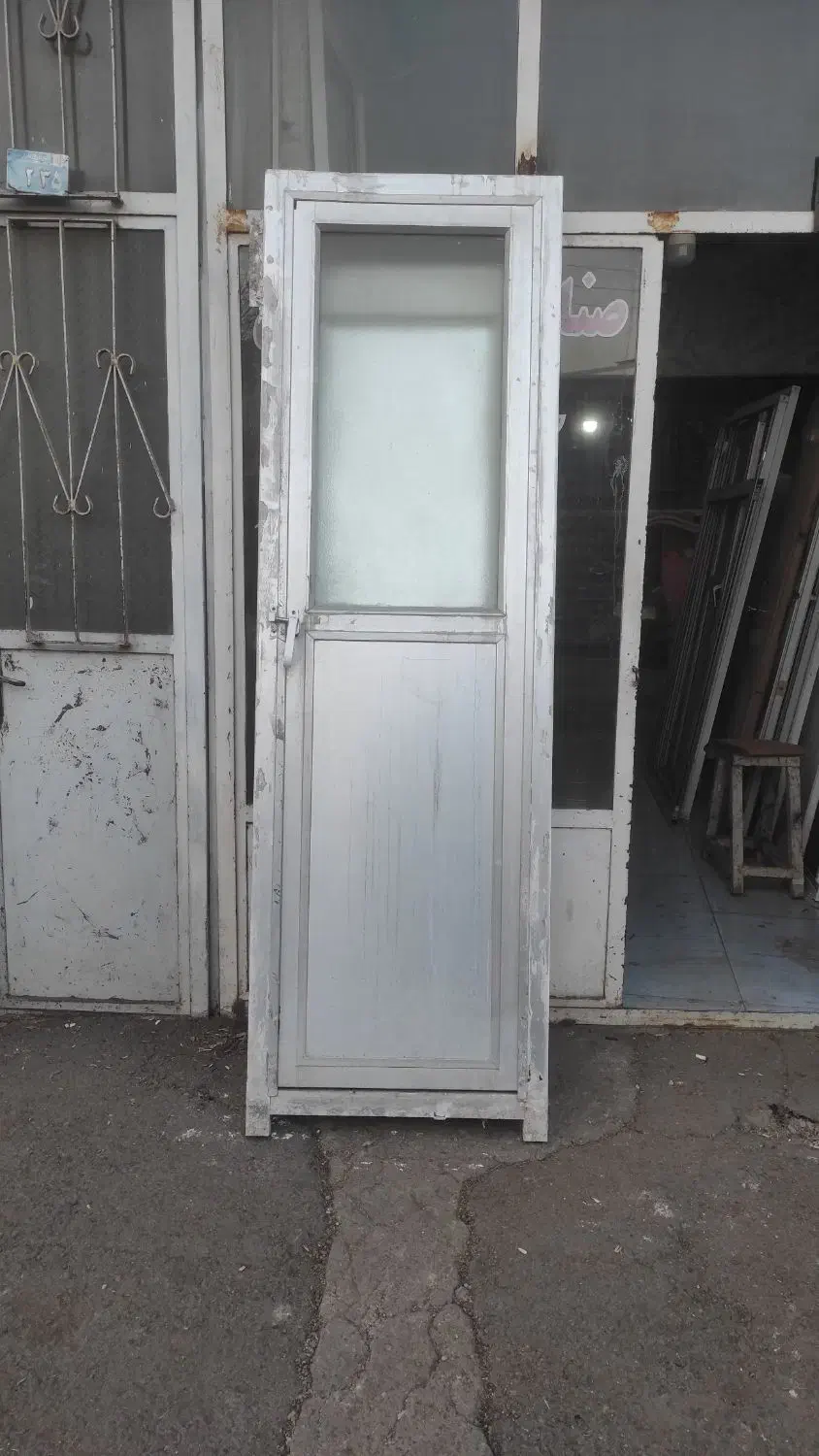 درب آلمینیومی سرویس بهداشتی|مصالح و تجهیزات ساختمان|جلفا, |دیوار