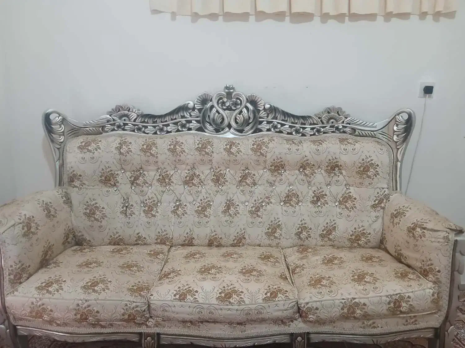 مبل ۹ نفره سلطنتی|مبلمان خانگی و میز عسلی|قم, شهرک مهدیه|دیوار